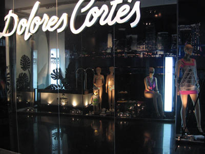 Dolores_CortÃ©s_tienda